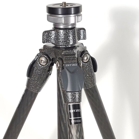 Gitzo GT0532 Mountaineer Series 0 Carbon Fiber Tripod - Picture 2 of 10